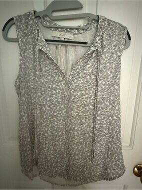 LOFT Sleeveless V-Neck Floral Tie Blouse in Light Gray and White